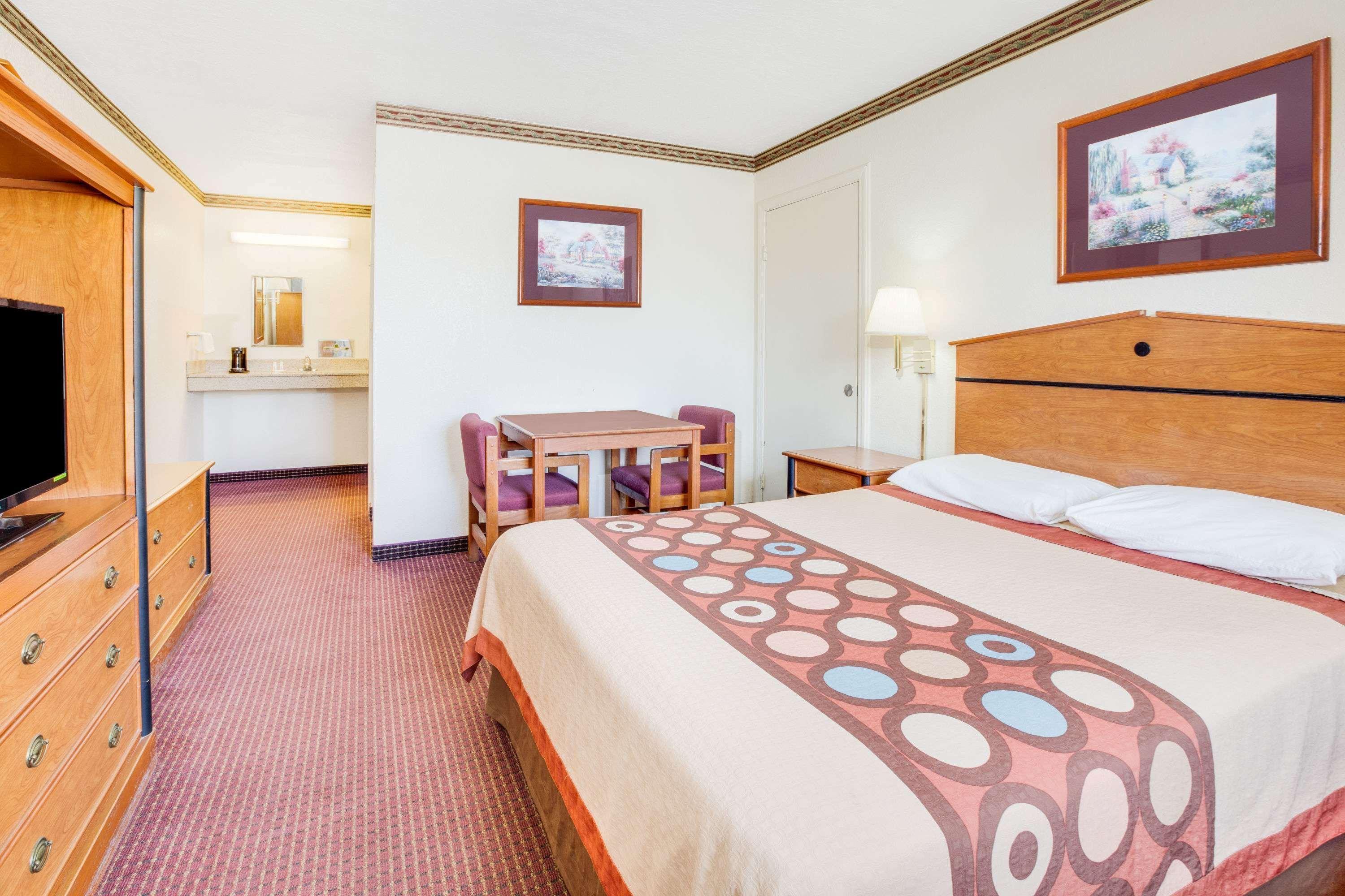 Super 8 By Wyndham Arkadelphia Caddo Valley Area Exterior foto